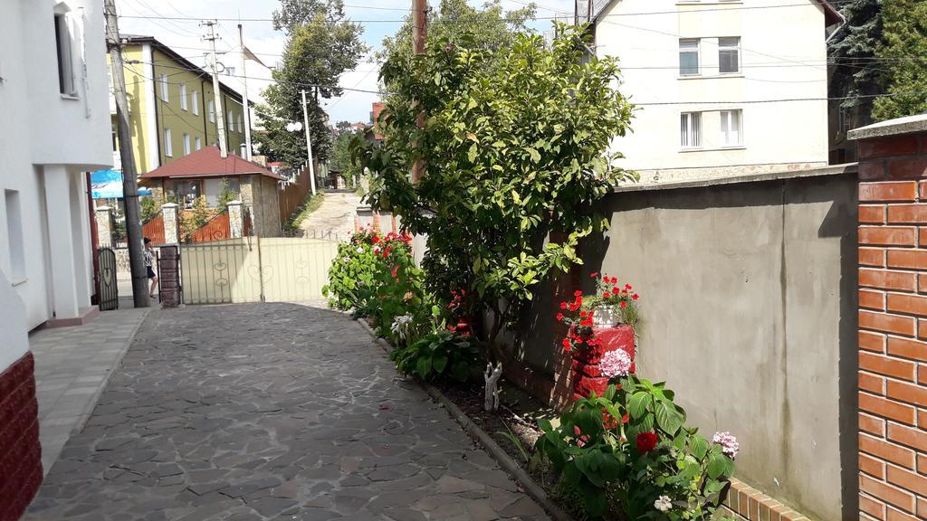 Sadyba Margaryta Truskavec Exteriér fotografie